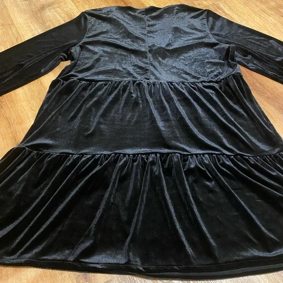 Women’s Black Velvet Dress from H&M - Picture 6 of 10